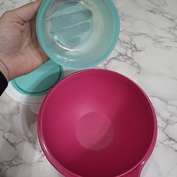 Hello Kitty Tupperware Set - Picture 2 of 9